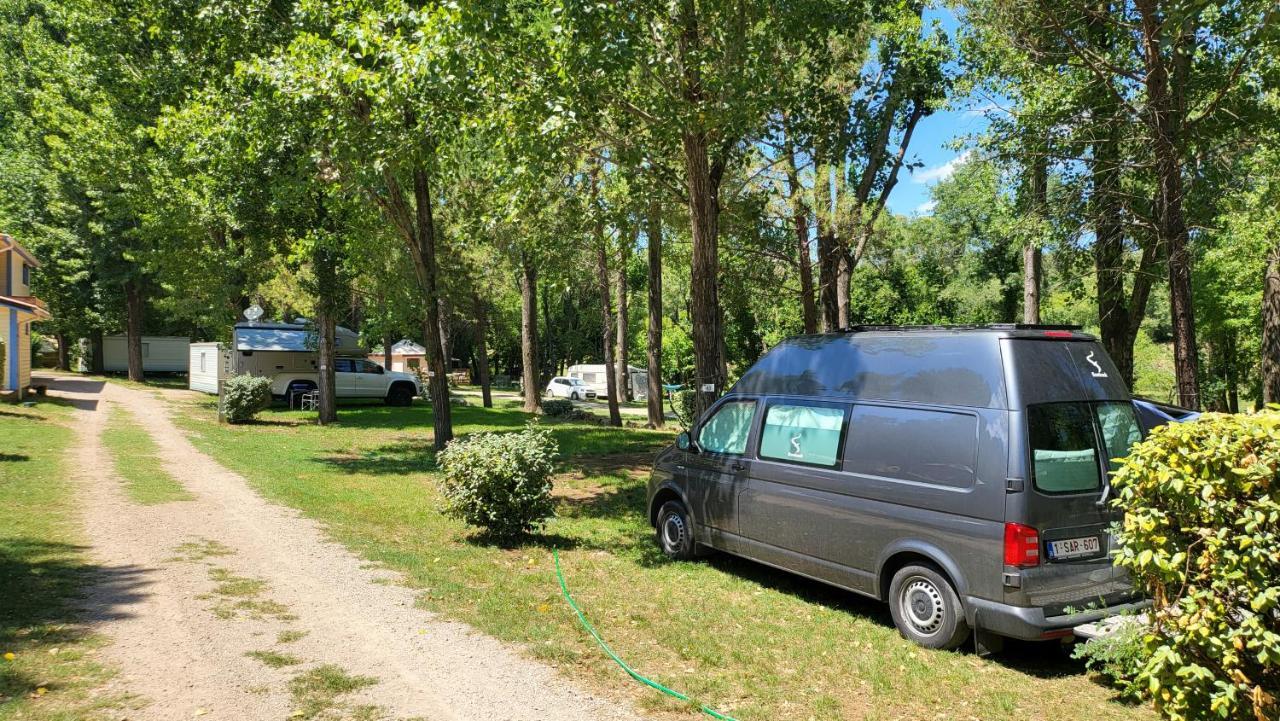 Camping De Graniers Monoblet エクステリア 写真