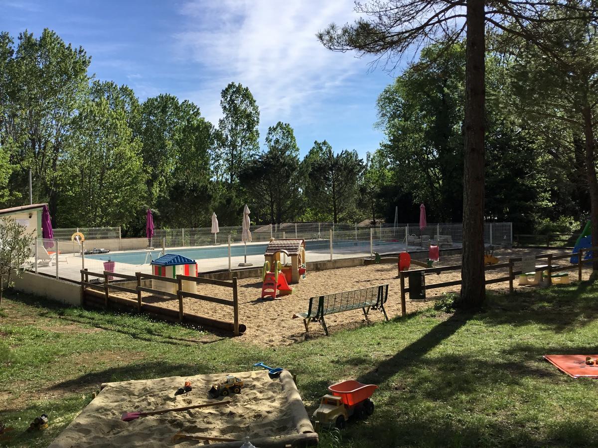 Camping De Graniers Monoblet エクステリア 写真