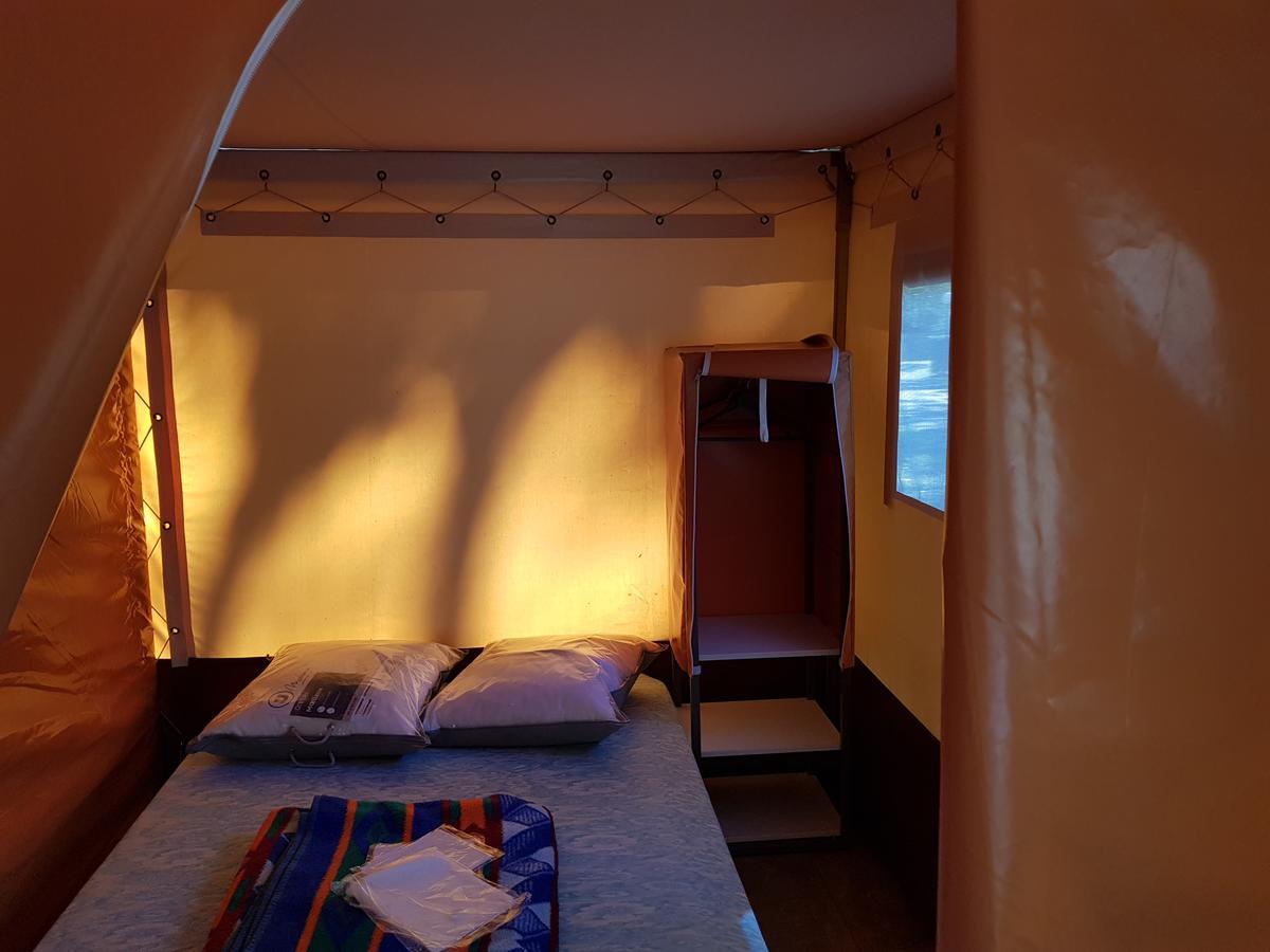 Camping De Graniers Monoblet エクステリア 写真