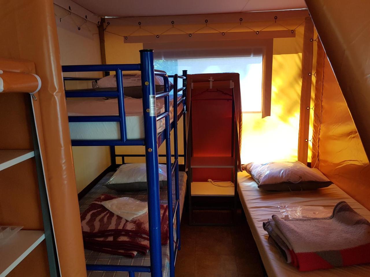 Camping De Graniers Monoblet エクステリア 写真